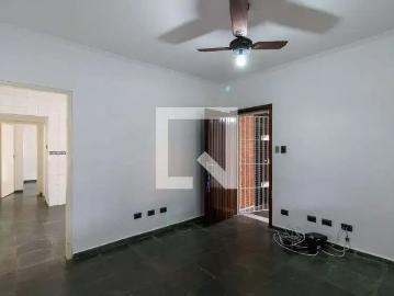Casa / Sobrado para Locação em Praia Grande/SP Vilamar 1 Quartos