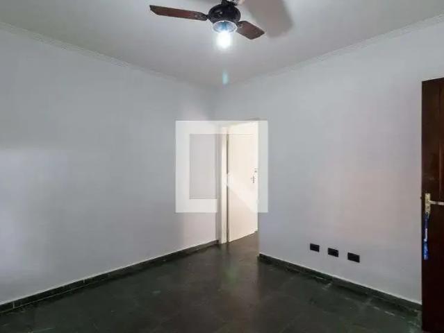 Casa / Sobrado para Locação em Praia Grande/SP Vilamar 1 Quartos