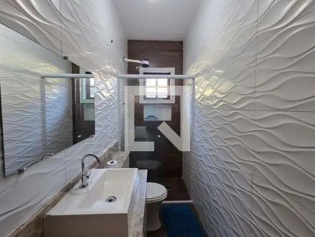 Casa / Sobrado para Locação em Praia Grande/SP Vilamar 2 Quartos