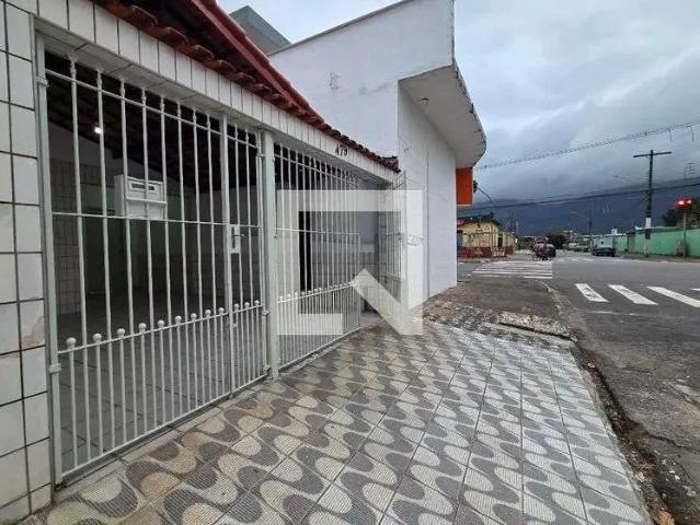 Casa / Sobrado para Locação em Praia Grande/SP Vilamar 2 Quartos
