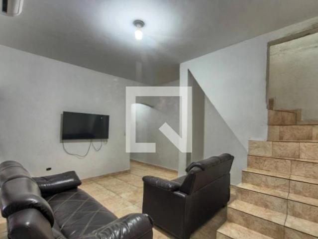 Casa / Sobrado para Locação em Praia Grande/SP Vilamar 2 Quartos