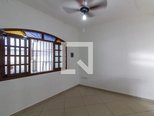 Casa / Sobrado para Locação em Praia Grande/SP Vilamar 2 Quartos