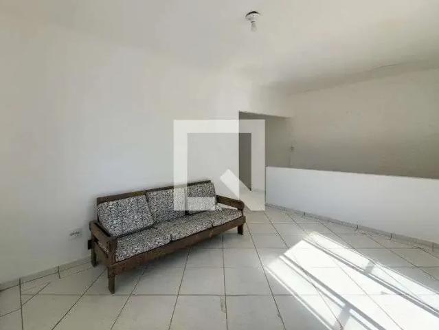 Casa / Sobrado para Locação em Praia Grande/SP Vilamar 2 Quartos