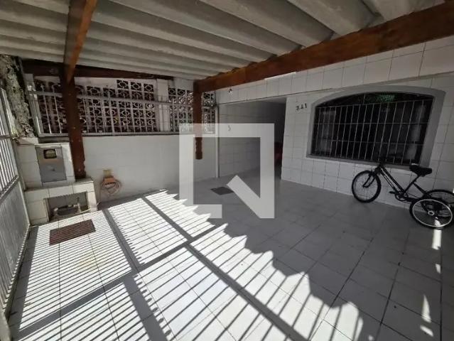 Casa / Sobrado para Locação em Praia Grande/SP Vilamar 3 Quartos