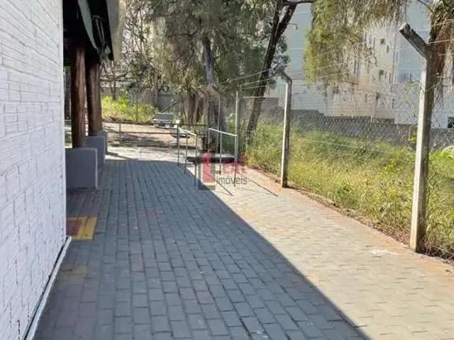 Casa / Sobrado para Locação em Presidente Prudente/SP Jardim América 8 Quartos