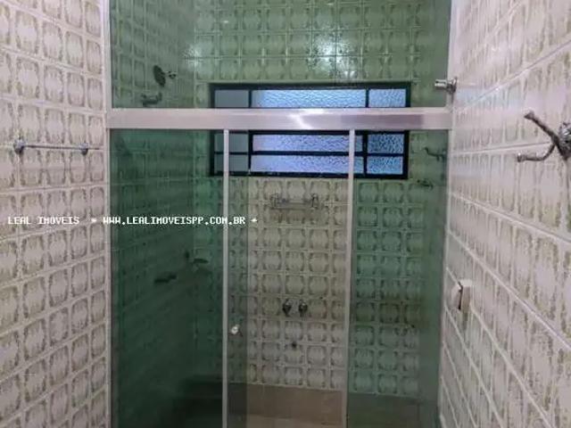 Casa / Sobrado para Locação em Presidente Prudente/SP Jardim Bongiovani 3 Quartos