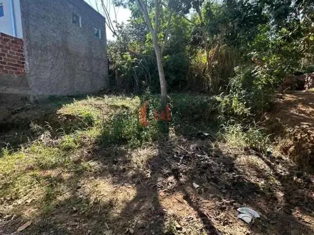 Casa / Sobrado para Locação em Presidente Prudente/SP Jardim Sumaré 2 Quartos