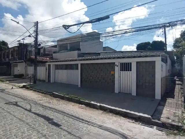 Casa / Sobrado para Locação em Recife/PE Cordeiro 3 Quartos