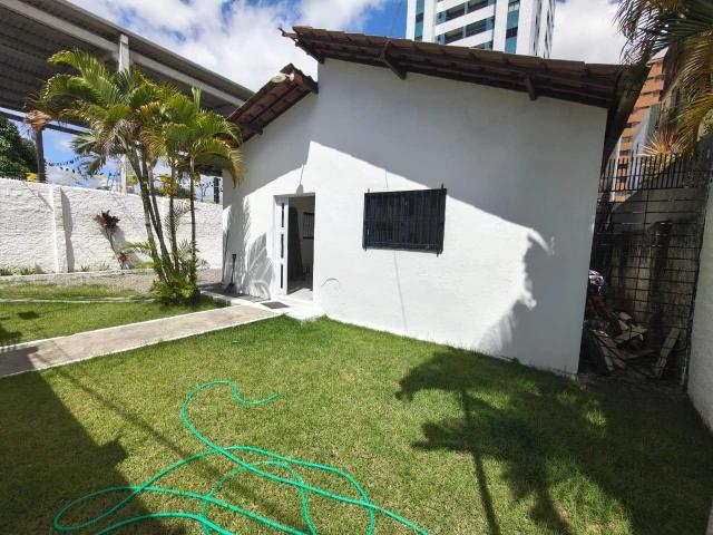 Casa / Sobrado para Locação em Recife/PE Cordeiro 3 Quartos
