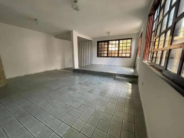 Casa / Sobrado para Locação em Recife/PE Cordeiro 5 Quartos