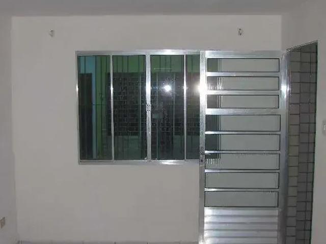 Casa / Sobrado para Locação em Recife/PE Imbiribeira 2 Quartos