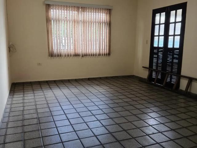 Casa / Sobrado para Locação em Recife/PE Iputinga 3 Quartos
