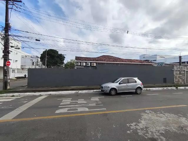 Casa / Sobrado para Locação em Recife/PE Iputinga 4 Quartos