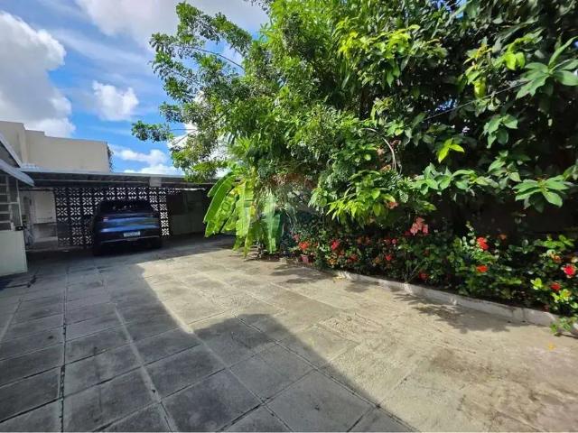 Casa / Sobrado para Locação em Recife/PE Torrões 4 Quartos