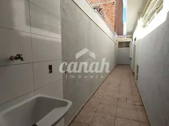 Casa / Sobrado para Locação em Ribeirão Preto/SP Vila Tibério 3 Quartos