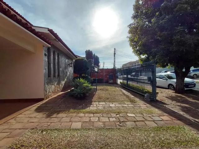 Casa / Sobrado para Locação em Ribeirão Preto/SP Alto da Boa Vista 4 Quartos