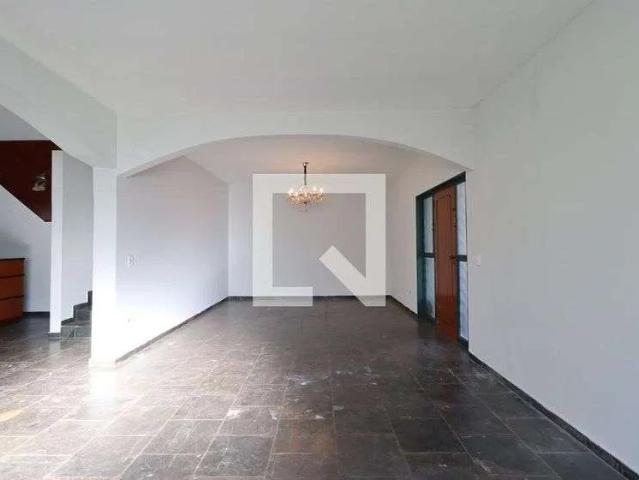 Casa / Sobrado para Locação em Ribeirão Preto/SP Alto da Boa Vista 4 Quartos