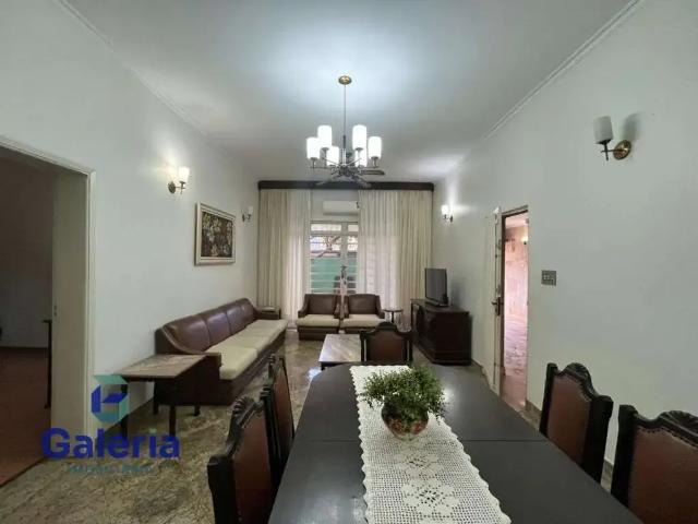 Casa / Sobrado para Locação em Ribeirão Preto/SP Centro 3 Quartos