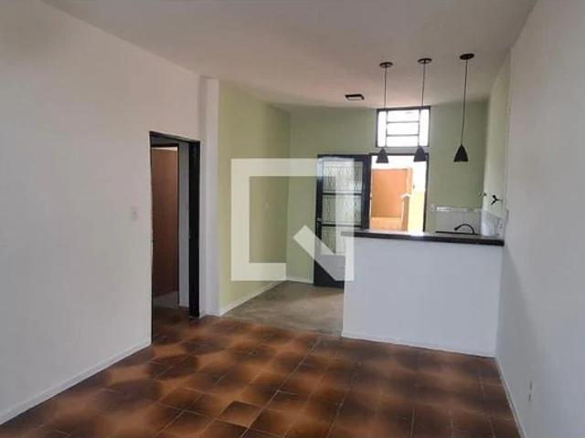 Casa / Sobrado para Locação em Ribeirão Preto/SP Centro 1 Quartos