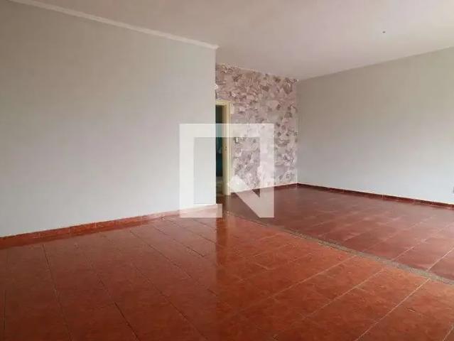 Casa / Sobrado para Locação em Ribeirão Preto/SP Centro 2 Quartos