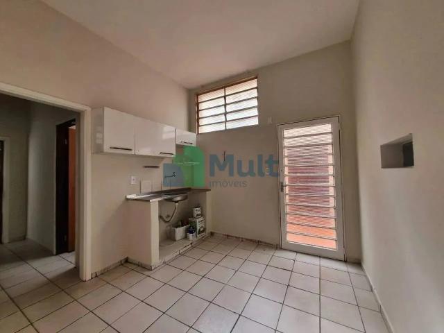 Casa / Sobrado para Locação em Ribeirão Preto/SP Centro 2 Quartos