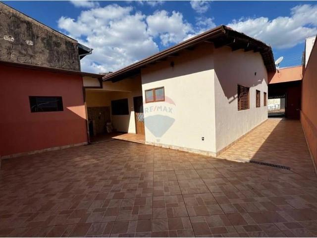 Casa / Sobrado para Locação em Ribeirão Preto/SP Jardim Arlindo Laguna 3 Quartos