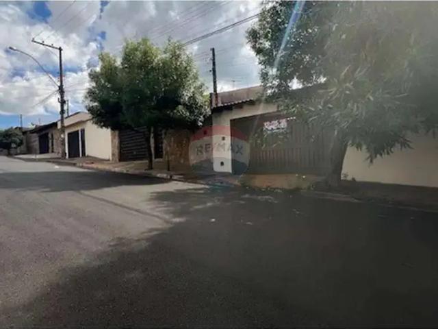 Casa / Sobrado para Locação em Ribeirão Preto/SP Jardim Arlindo Laguna 3 Quartos