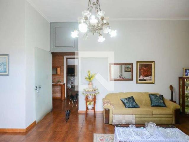 Casa / Sobrado para Locação em Ribeirão Preto/SP Jardim Irajá 3 Quartos