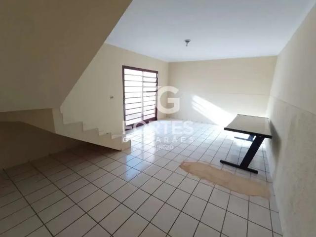 Casa / Sobrado para Locação em Ribeirão Preto/SP Jardim Irajá 3 Quartos
