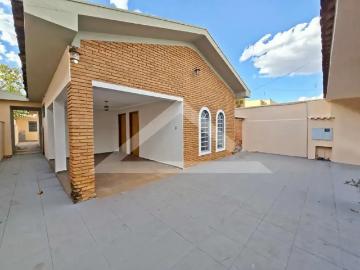 Casa / Sobrado para Locação em Ribeirão Preto/SP Jardim Irajá 3 Quartos