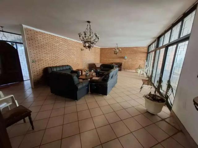 Casa / Sobrado para Locação em Ribeirão Preto/SP Jardim Macedo 4 Quartos