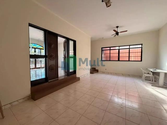 Casa / Sobrado para Locação em Ribeirão Preto/SP Jardim Macedo 8 Quartos