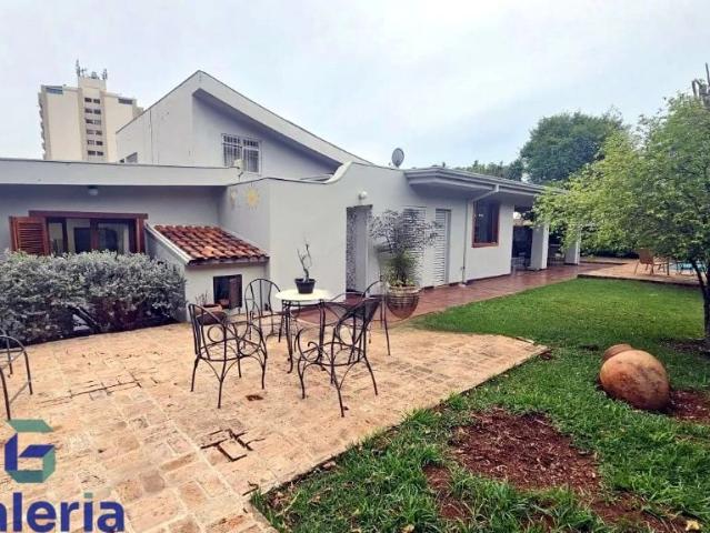 Casa / Sobrado para Locação em Ribeirão Preto/SP Jardim Sumaré 5 Quartos