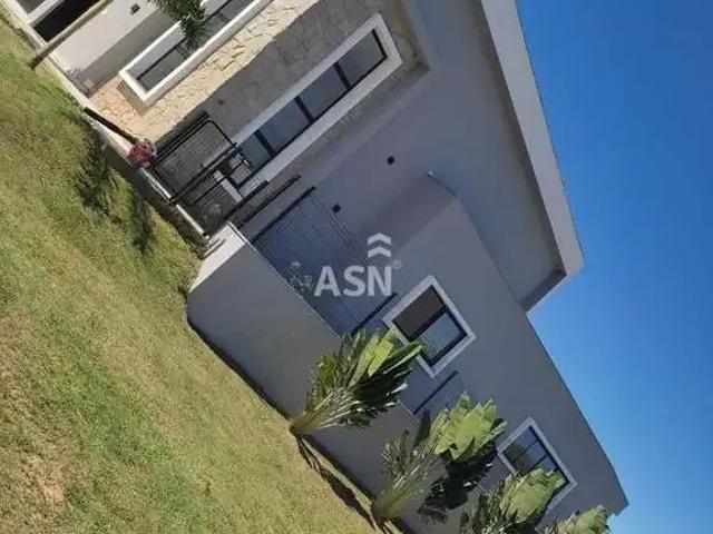 Casa / Sobrado para Locação em Rio das Ostras/RJ Alphaville 4 Quartos