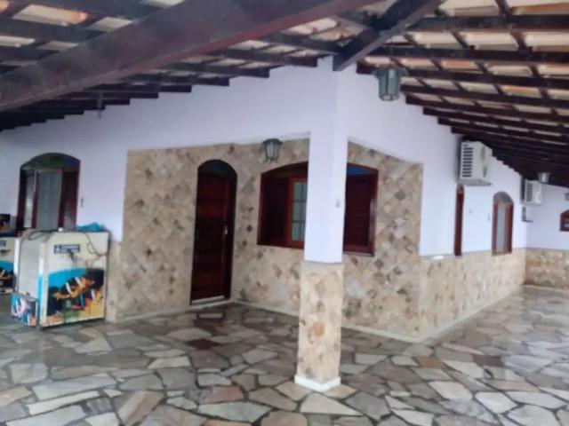 Casa / Sobrado para Locação em Rio das Ostras/RJ Centro 3 Quartos