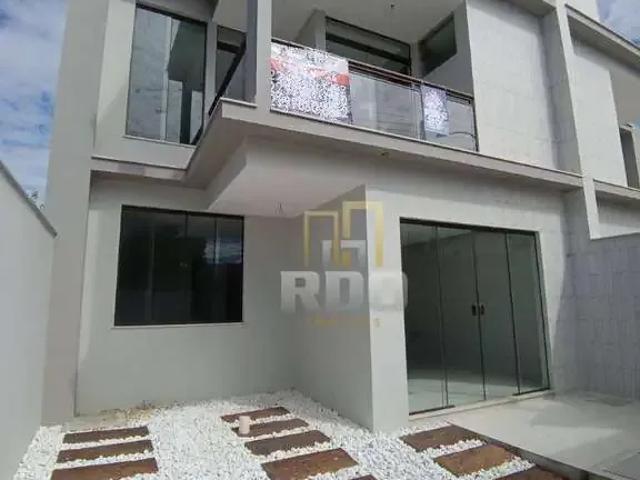 Casa / Sobrado para Locação em Rio das Ostras/RJ Centro 3 Quartos
