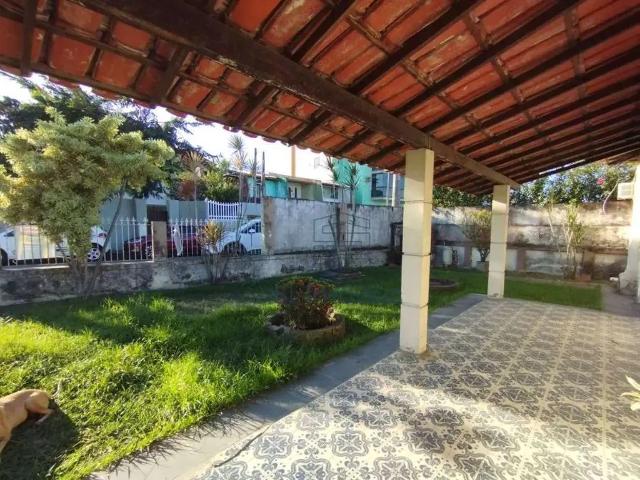 Casa / Sobrado para Locação em Rio das Ostras/RJ Centro 6 Quartos