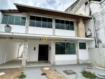 Casa / Sobrado para Locação em Rio das Ostras/RJ Costazul 5 Quartos