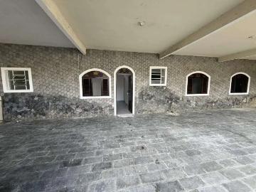 Casa / Sobrado para Locação em Rio das Ostras/RJ Jardim Mariléa 2 Quartos