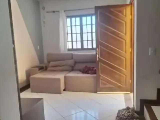 Casa / Sobrado para Locação em Rio das Ostras/RJ Ouro Verde 2 Quartos