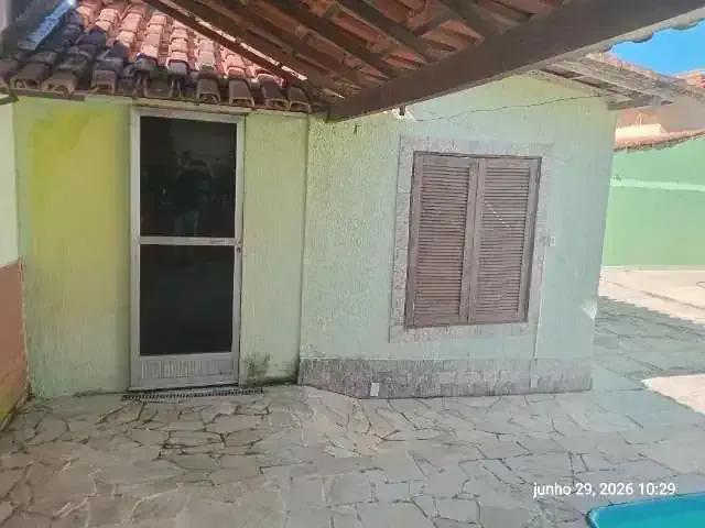Casa / Sobrado para Locação em Rio das Ostras/RJ Ouro Verde 4 Quartos