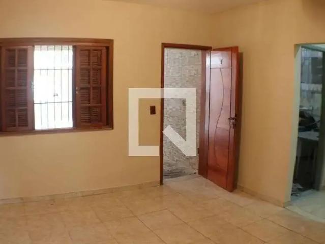 Casa / Sobrado para Locação em Rio de Janeiro/RJ Taquara 2 Quartos