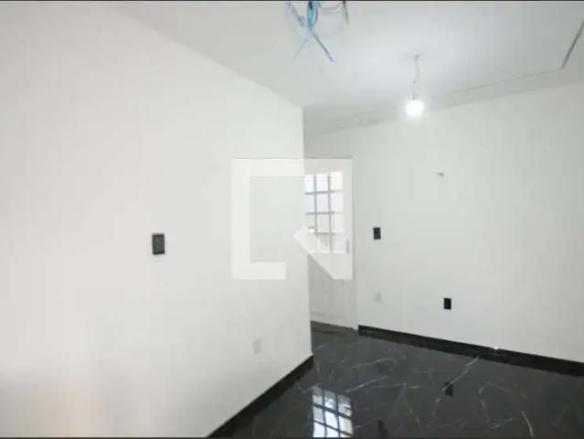 Casa / Sobrado para Locação em Rio de Janeiro/RJ Vila Valqueire 1 Quartos