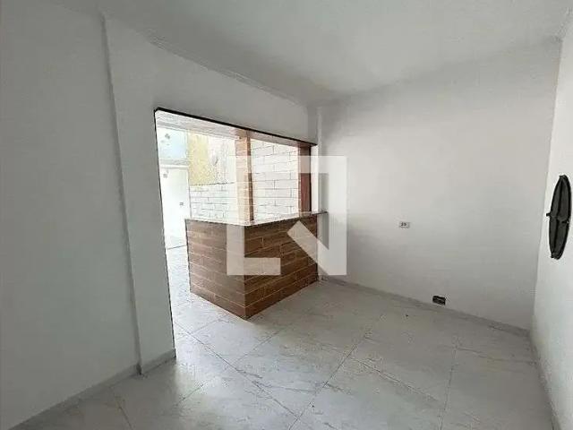Casa / Sobrado para Locação em Rio de Janeiro/RJ Vila Valqueire 2 Quartos