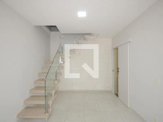 Casa / Sobrado para Locação em Rio de Janeiro/RJ Bento Ribeiro 2 Quartos