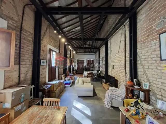 Casa / Sobrado para Locação em Rio de Janeiro/RJ Botafogo 2 Quartos