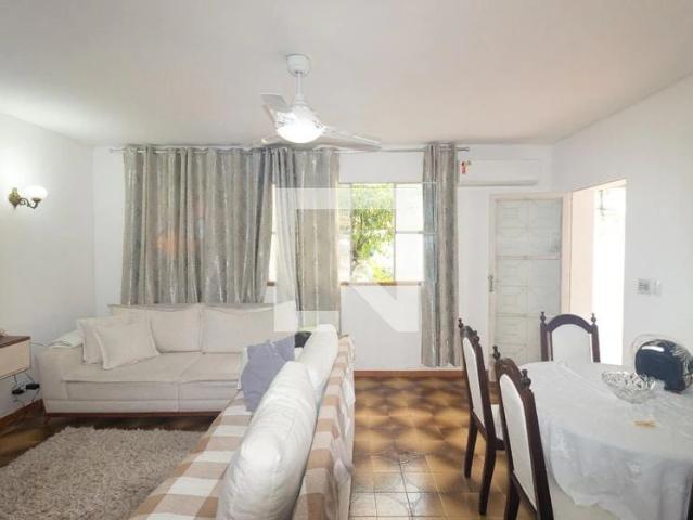 Casa / Sobrado para Locação em Rio de Janeiro/RJ Campo Grande 3 Quartos