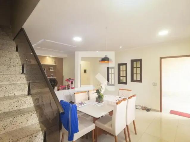 Casa / Sobrado para Locação em Rio de Janeiro/RJ Campo Grande 3 Quartos