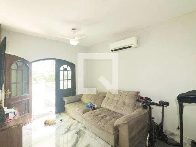 Casa / Sobrado para Locação em Rio de Janeiro/RJ Campo Grande 2 Quartos