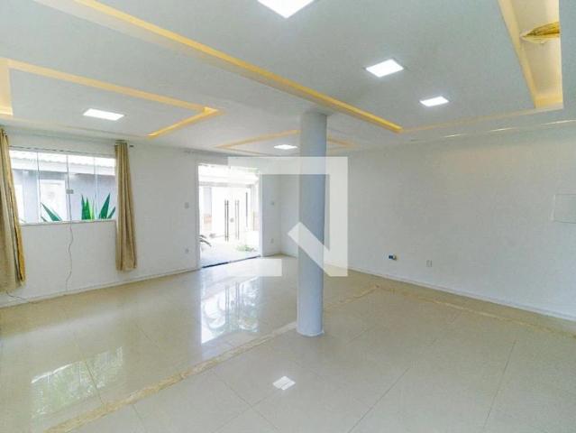 Casa / Sobrado para Locação em Rio de Janeiro/RJ Campo Grande 4 Quartos